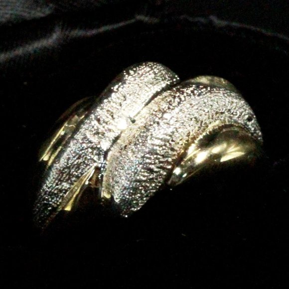 Sterling Silver Contemporary Two Tone Vermeil Textured Ring - Picture 2 of 10